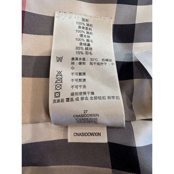 Burberry Quilted Goose Down Belted Puffer in Black Size S - Picture 10 of 12